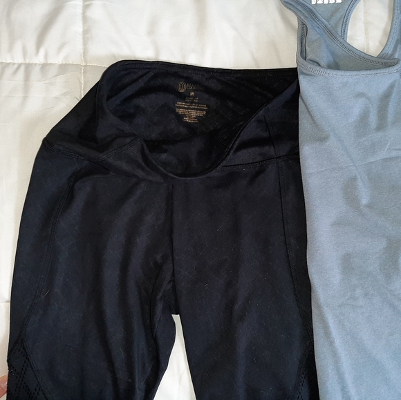 Like New Workout Bundle - Picture 4 of 4